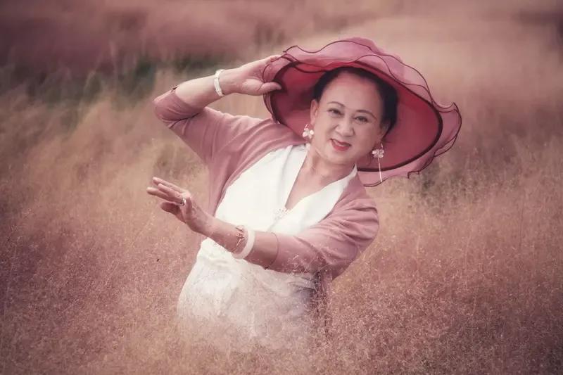 什么才是人类的文明? 文明它不仅体现在社会表象，但也存在于人们的穿着打扮。对比日