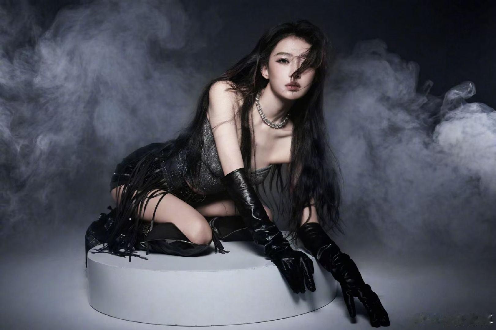 孙怡直播回应二公当队长乘风2026谁懂孙怡的反差，嘴上说着想把队长让给别人，身体