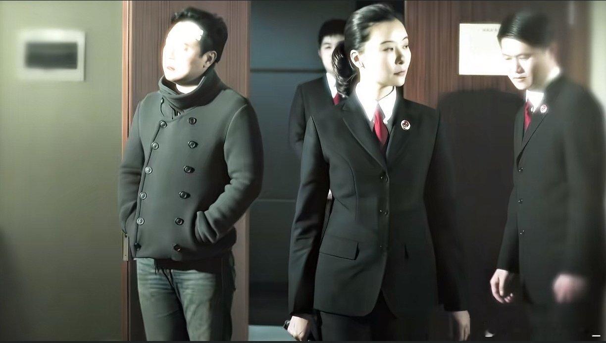 好想嫁给陆处长～[捂嘴哭]柯蓝 ​​​