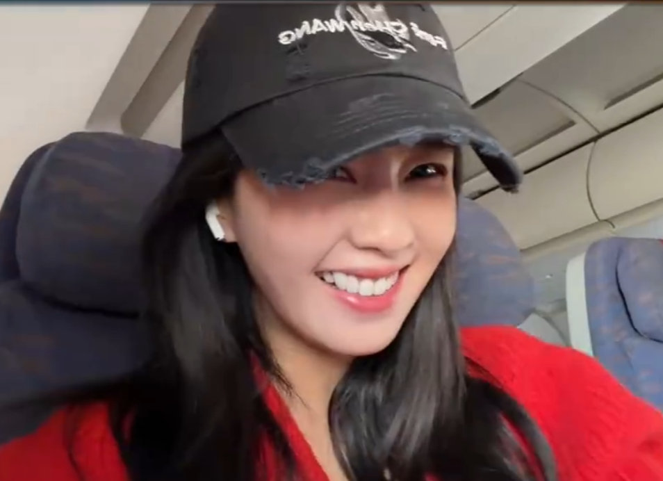 白鹿重庆vlog上来咯白鹿重庆 vlog 来咯！第一次见大熊猫的反应，简直是演我