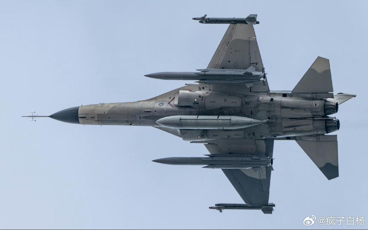 I Don‘t Fly！
IDF在寿命后半周获得重大战斗力提升，加挂了两发雄峰三