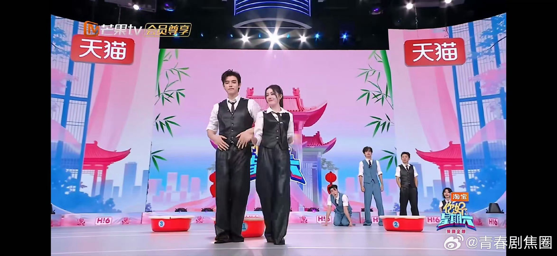 迪丽热巴陈飞宇cha了bigguy你好星期六这场领舞直接戳中我心巴!迪丽热巴浑身