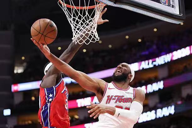 奥科吉按理说应该是火箭的第7人或者第8人的，每场比赛打个15-20分钟一点问题都