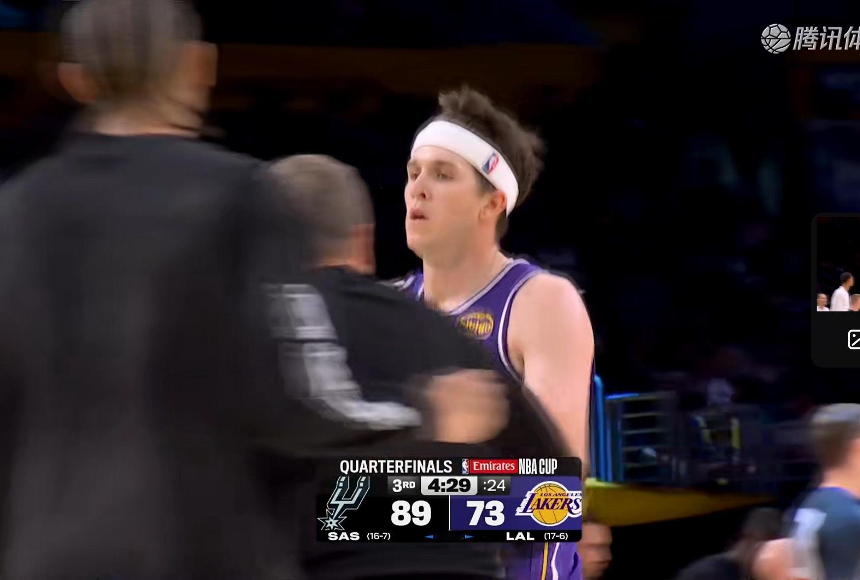 小里终于进了，还差16分。 