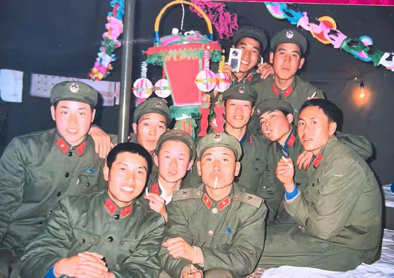 61师师通讯营部分参战老兵，向八十年代最可爱的人致敬。