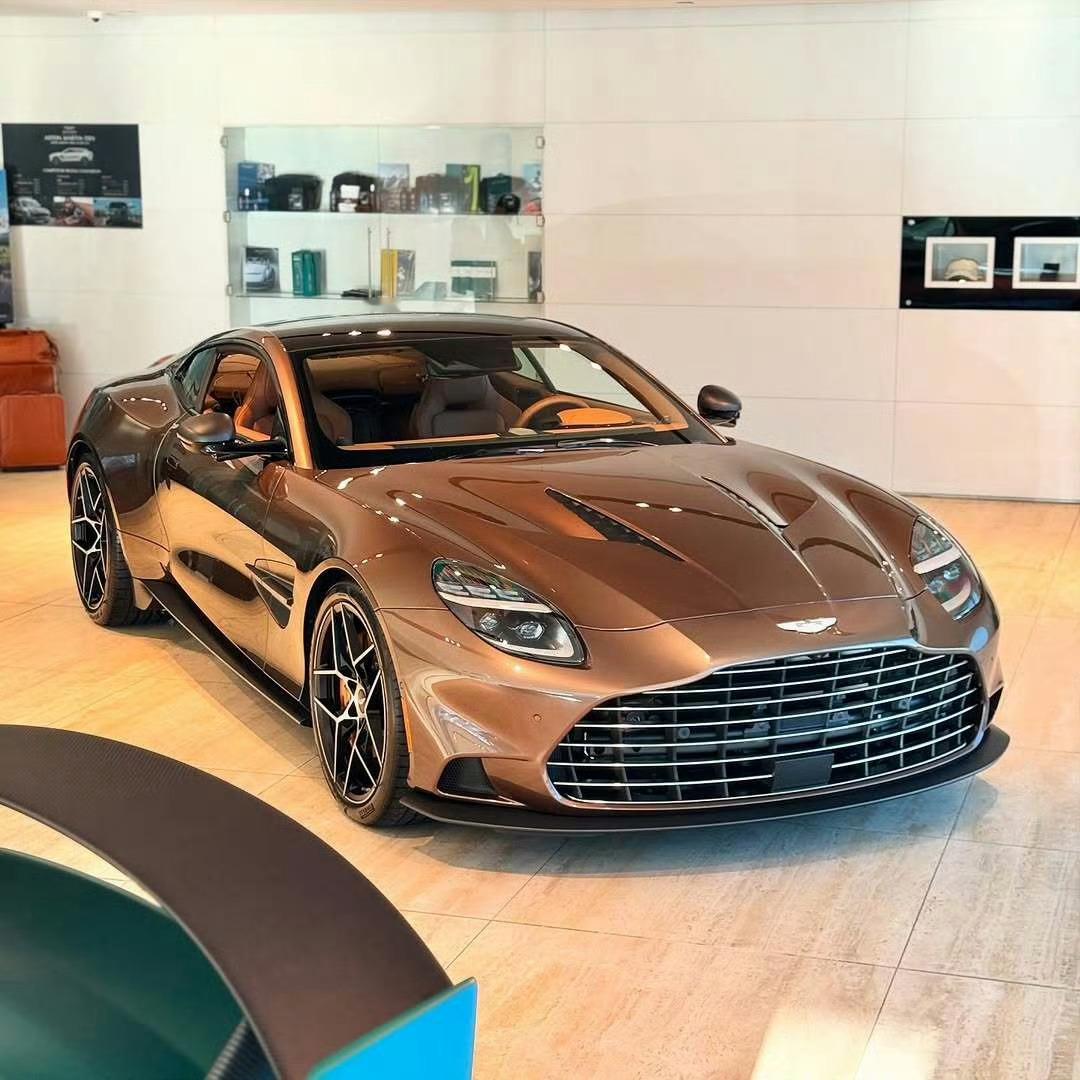 阿斯顿·马丁 Vanquish [色][色] 