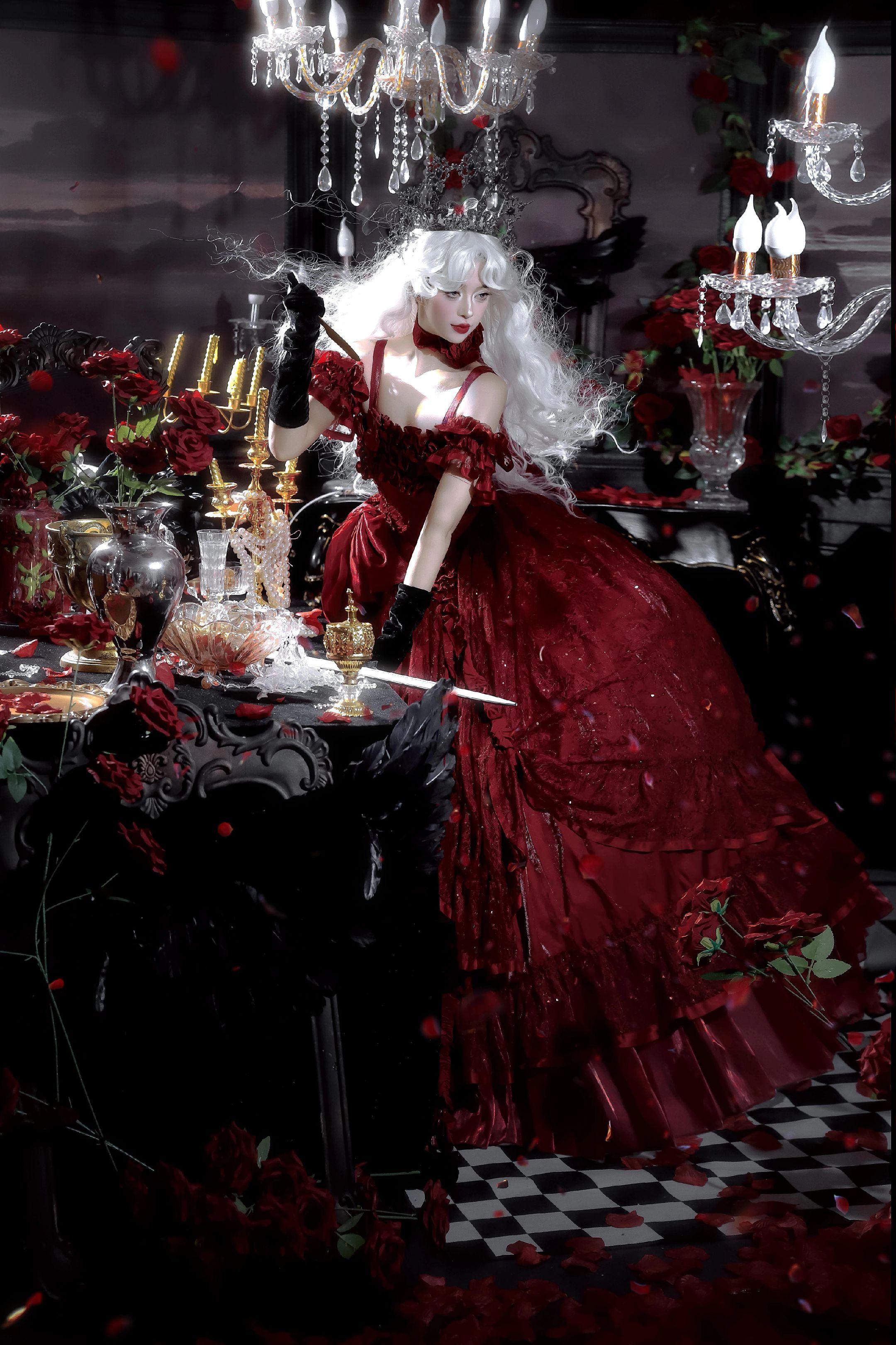 荆棘玫瑰。白发欧式真的很有白皇后的感觉阿