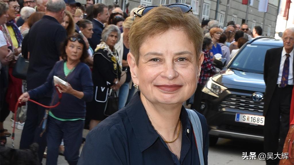 俄罗斯司法部将赫鲁晓夫的曾孙女认定为外国代理人
 
俄罗斯司法部官网发布消息：已