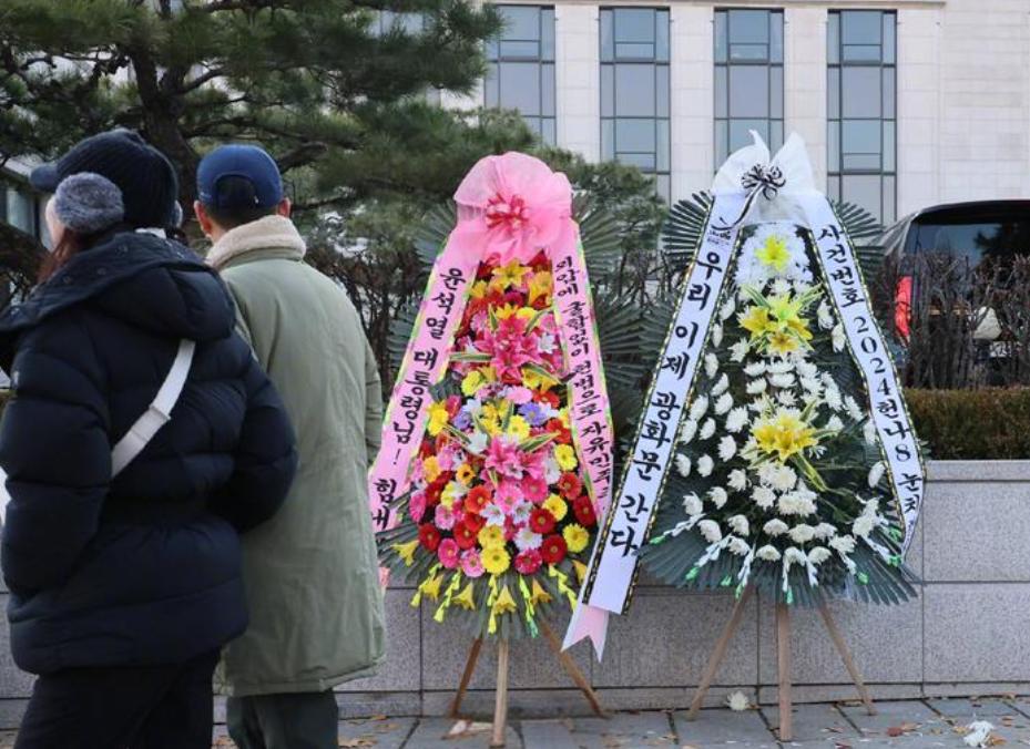 焦头烂额的尹锡悦迎来了64岁生日，面对宪法法院正在审理的总统弹劾案也没有办法不焦
