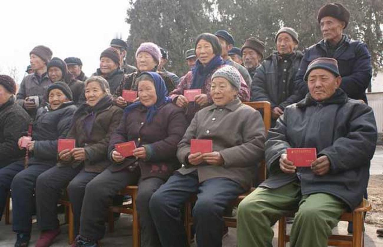 随着2023年的落幕，中国在全球经济舞台上再次展现出了强大的活力。这一年，我们见