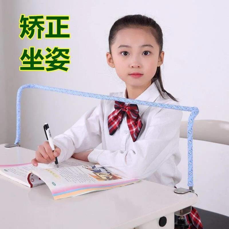 今天女儿拿回学校的视力体检单，回家了就给我签字确认，看了一下，还好左右裸眼视力还