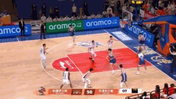 越打越好！冯傲11中5拿到12分3板1助1帽 暴扣终结比赛cba