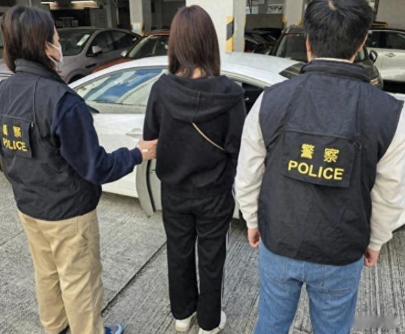 内地女子在港卖淫被拘捕 12月16号，香港荃湾警区在众安街一个单位里，抓了个35