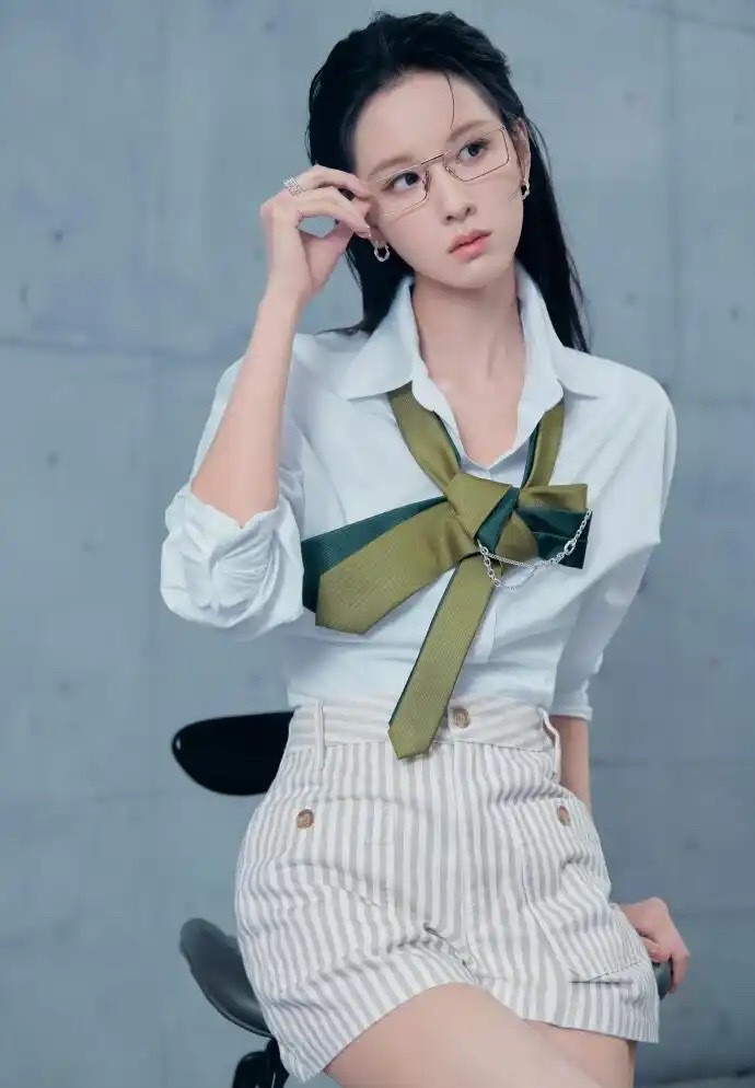 陈都灵｜零跑发布会的高智清冷感 