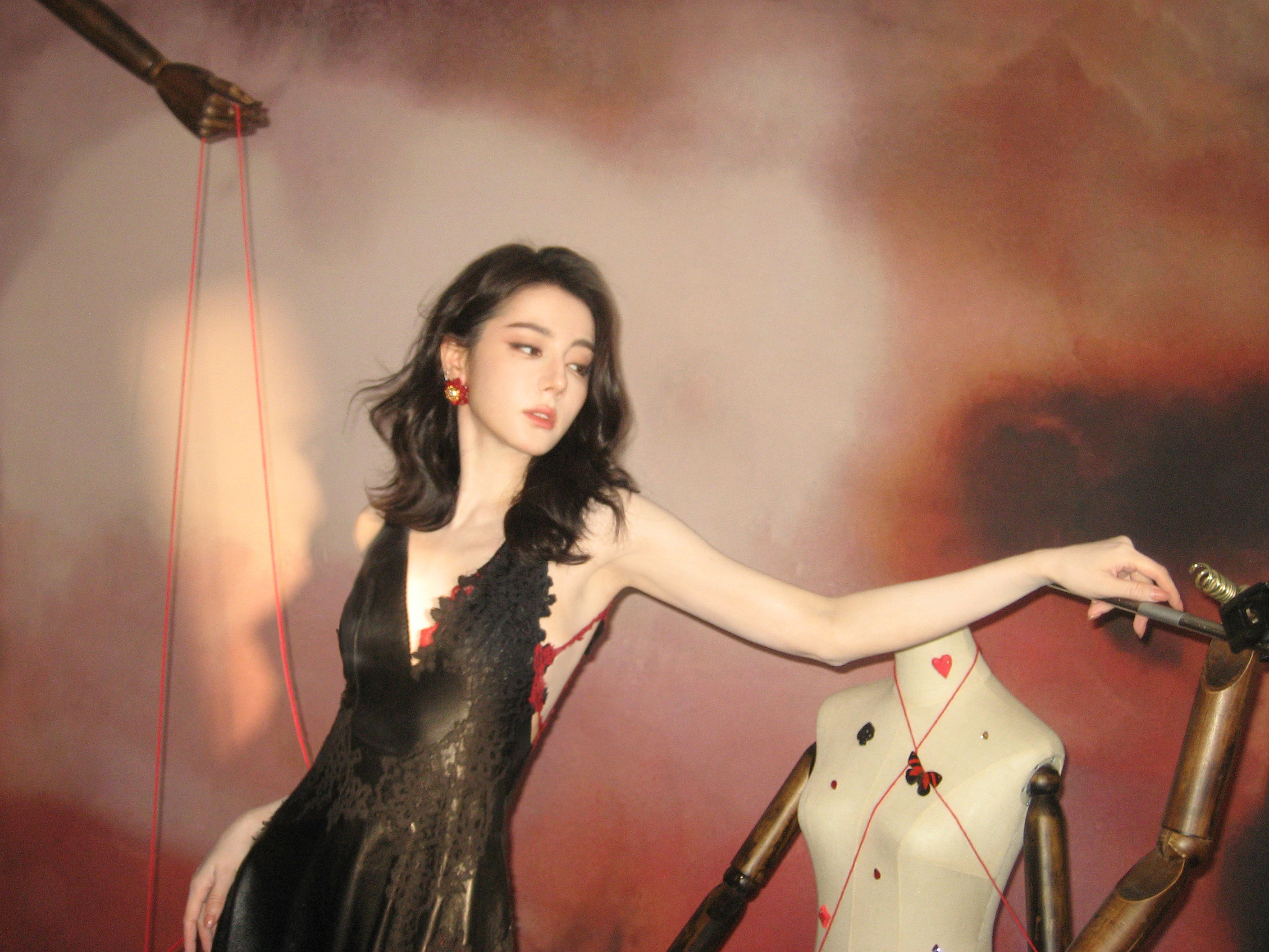 迪丽热巴 小室就这样轻轻松松被嘻嘻迪 美晕了 这正常吗？😽别管了，已确诊为万灵