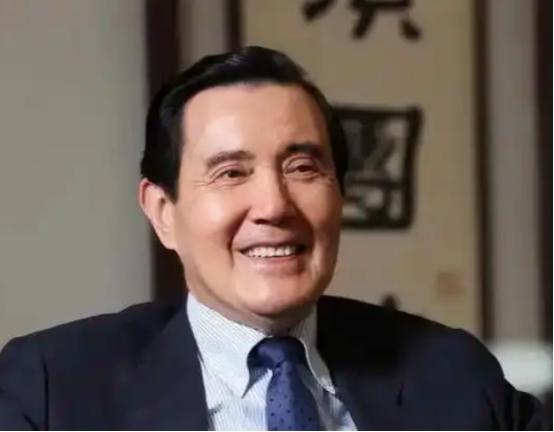 马英九基金会的人事争议，已然成为岛内政坛焦点，看似是个人恩怨，实则牵扯出蓝营内部