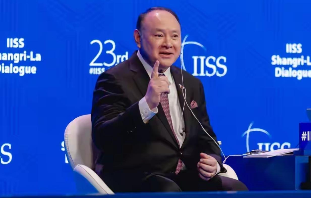 菲律宾国防部长不但没有因为实力不如人而选择与邻为善，反而是把邻国的宽容当成软弱而