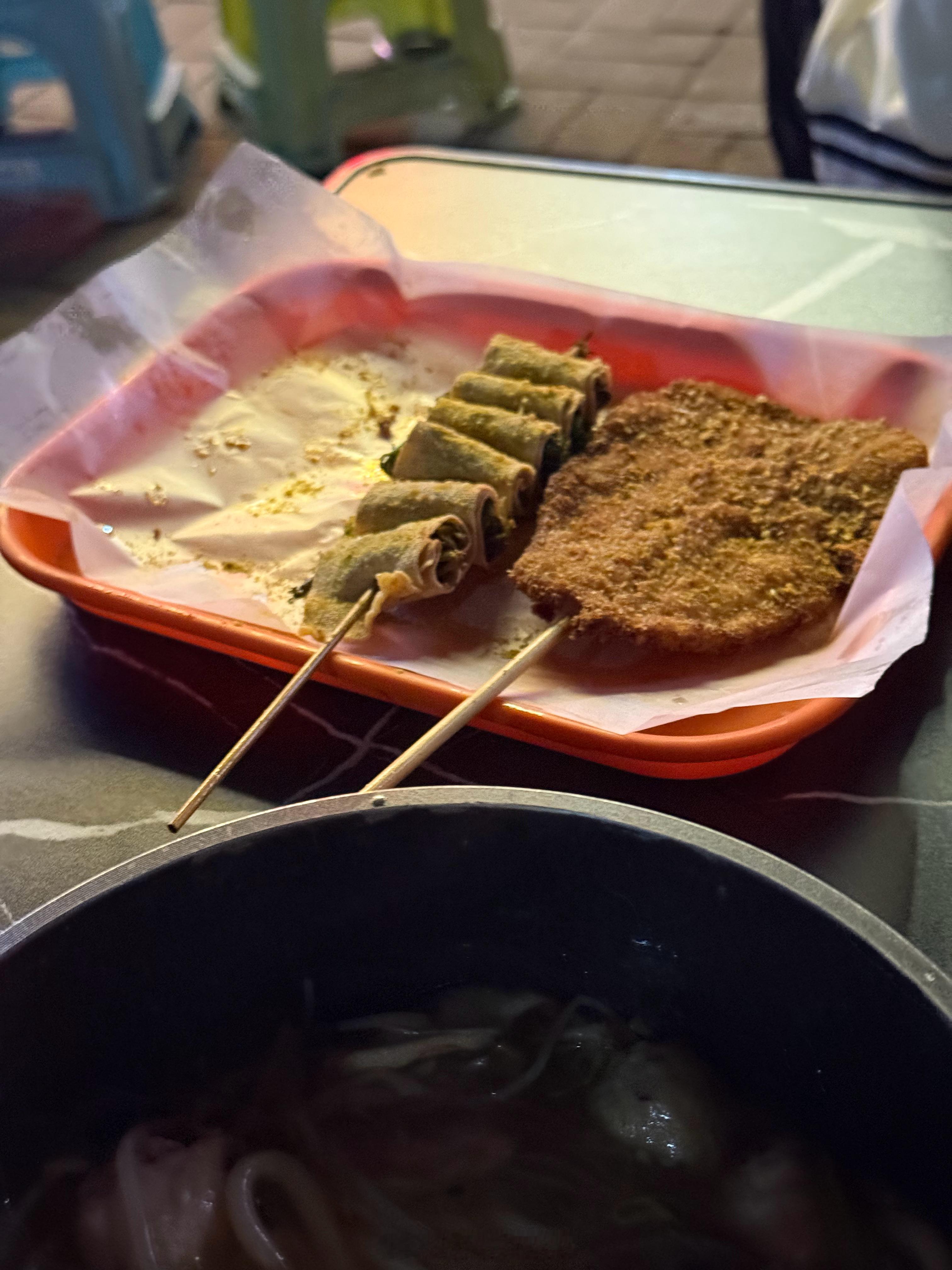 终于知道为啥我越减越肥了，这个点还吃的只有我了吧？