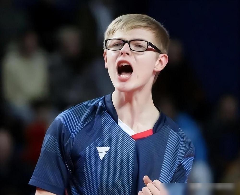 王楚钦又冠军了！可对手是谁？世界排名第二的林昀儒！他却只用了35分钟，就让林昀儒