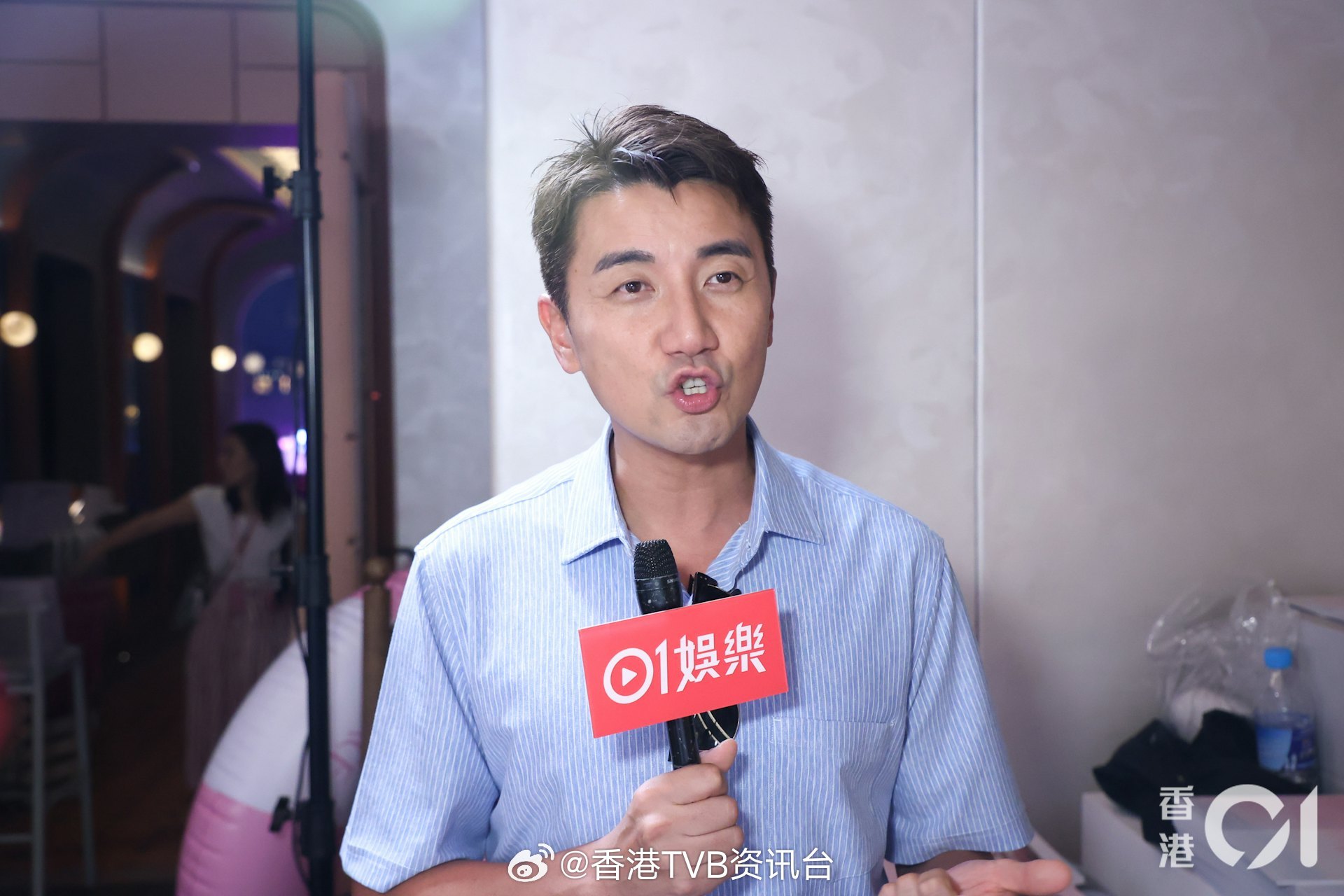 洪永城自爆被身材健硕的老婆逼着跑步 女儿每天开心呼喊：run with me洪永