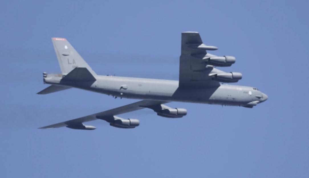 都说俄罗斯给委内瑞拉提供了一些武器装备，甚至有可能提供榛树导弹，所以美国应该是怕