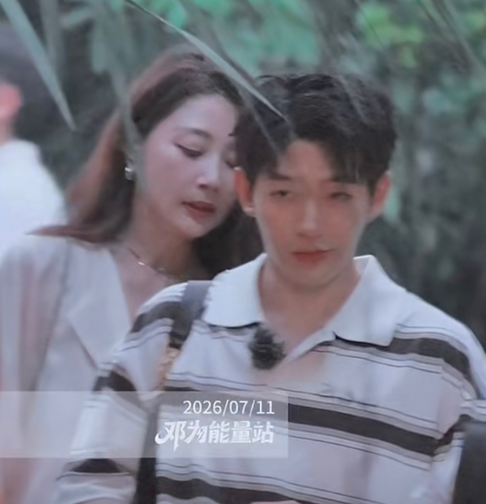 邓为花少8坎昆路透，这套好温柔帅气！！