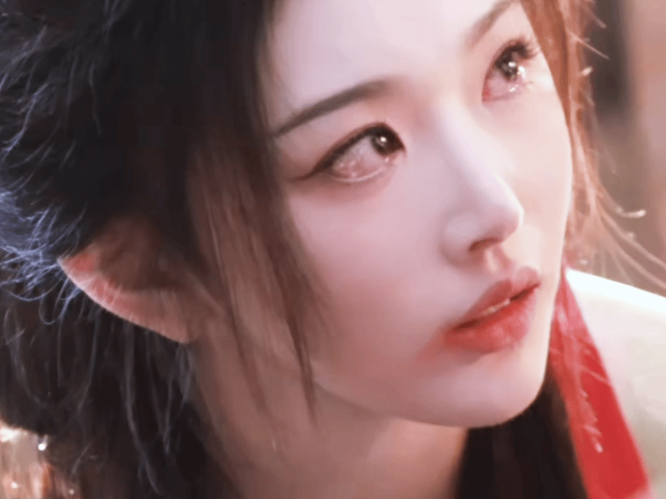 孔雪儿逐玉定档海报孔雪儿逐玉定档海报直接封神，俞浅浅温柔又有气质，眉眼弯弯自带柔