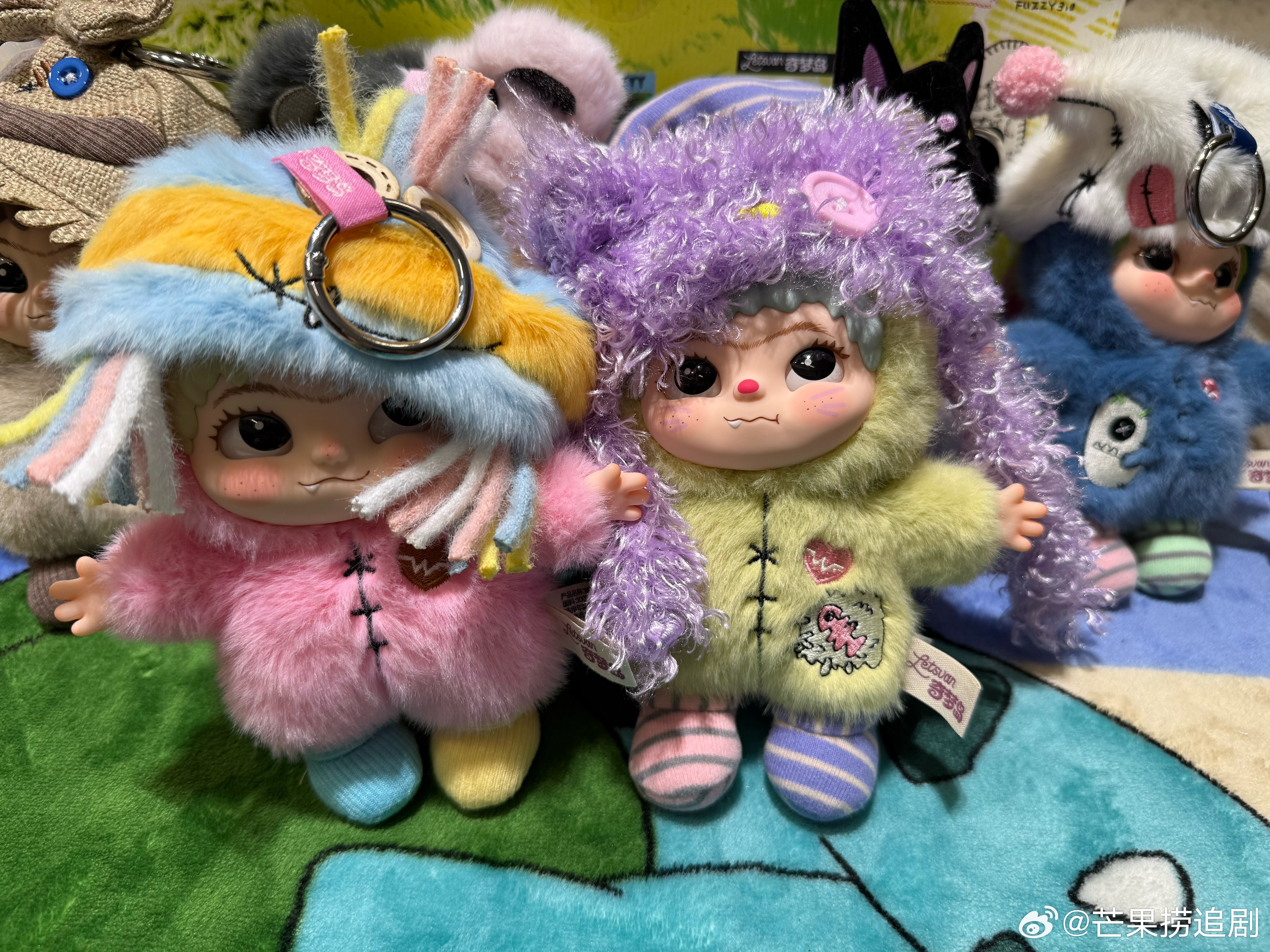 其实我也并不在意隐藏款，端盒的目的也只是为了拿到了虞书欣同款，今天我就会背着同款