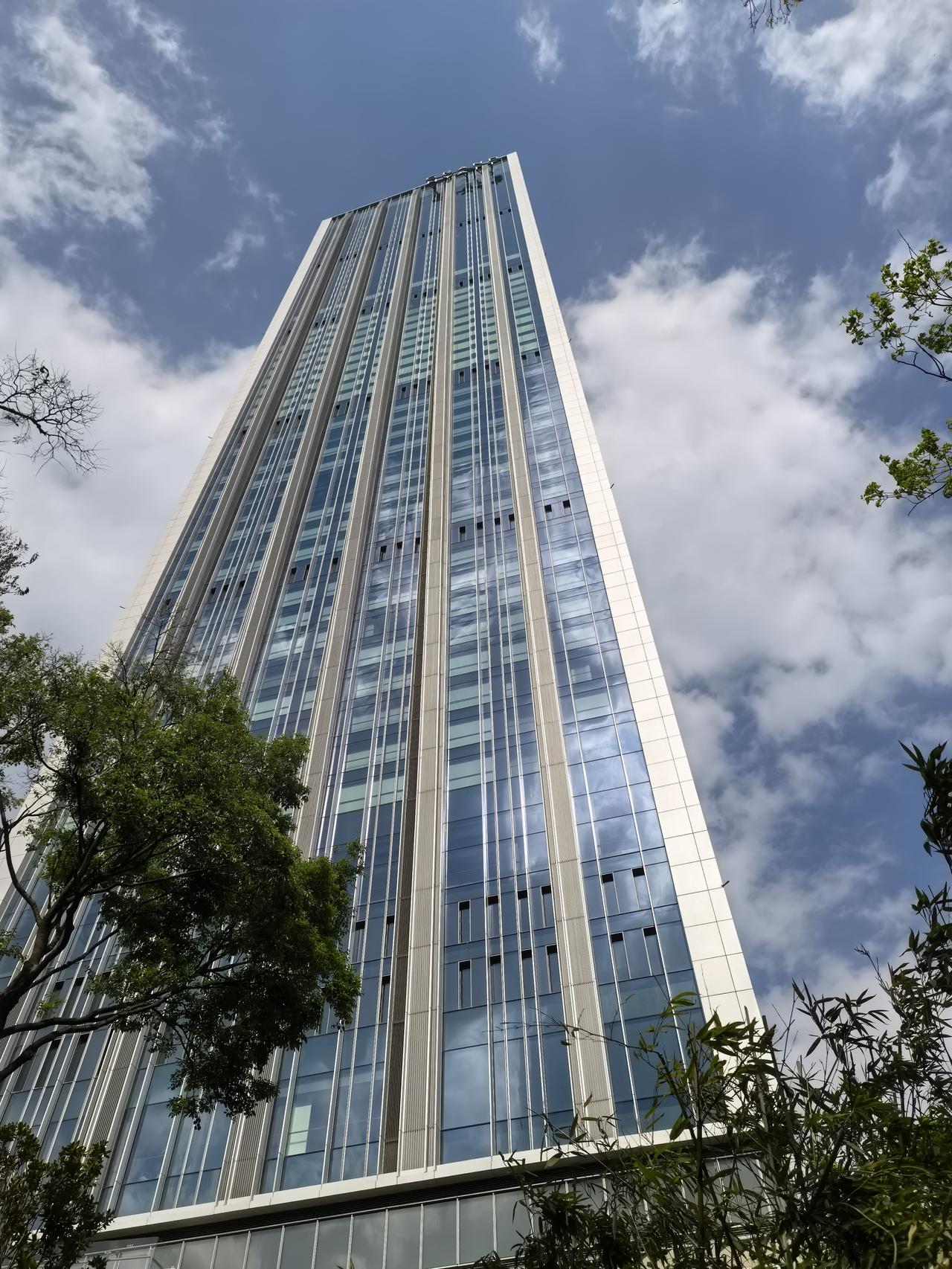 昆明第一豪宅君悦酒居，交通好，地段好，配套好！