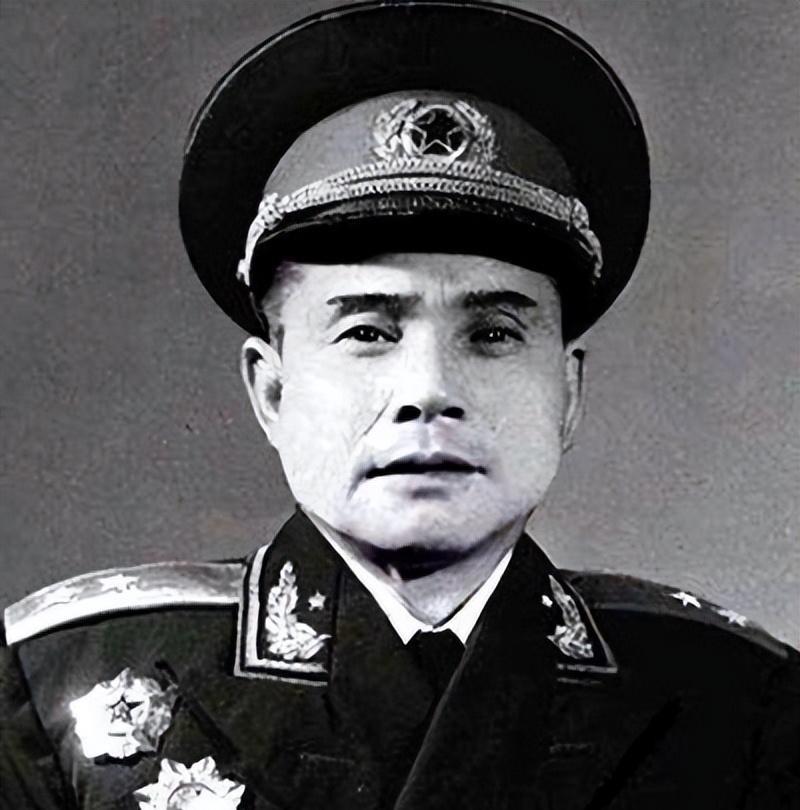 陈仁麟中将追悼会推迟五天举行，只因为要等到董存瑞家人赶到现场！
1958年盛夏的