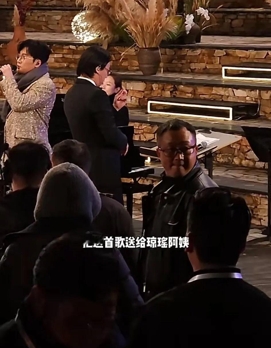 苏有朋一首《雨蝶》送给琼瑶阿姨，曾年年暑假，守着电视机等着看《还珠格格》
琼瑶阿