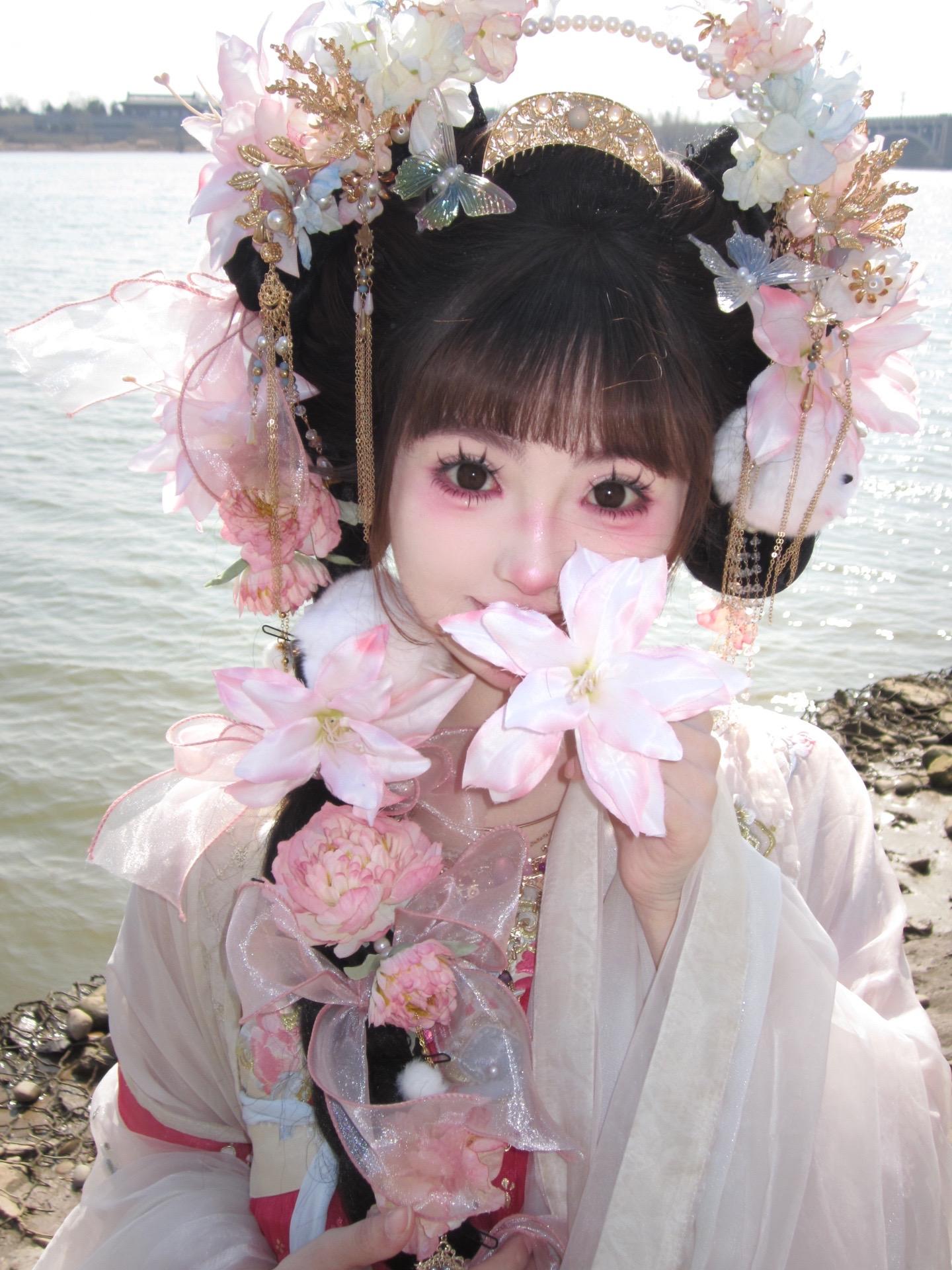 嘿嘿  在洛阳当了一天花仙子呀！