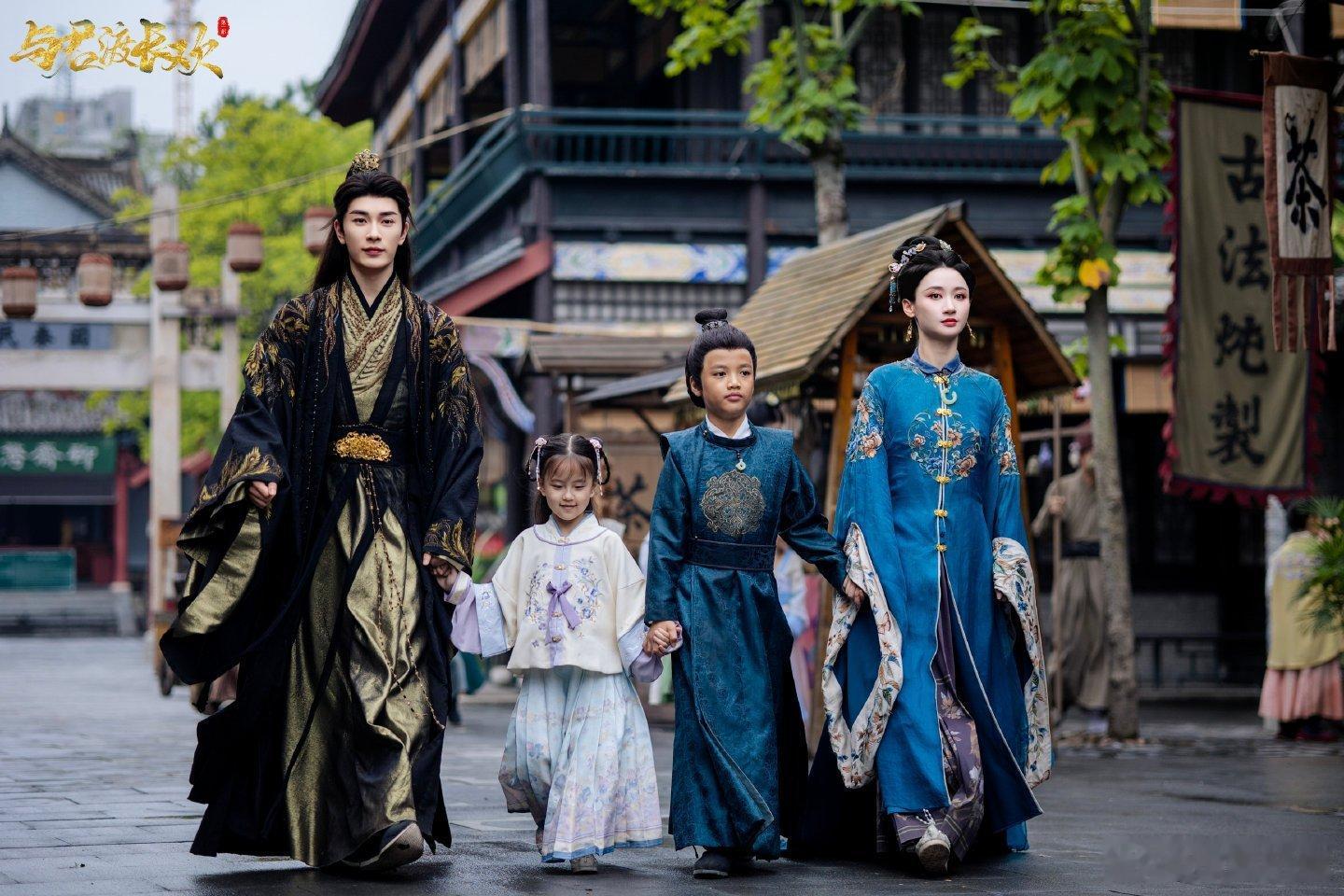 与君渡长欢必追《与君渡长欢》！女主于权谋中孤身破局显坚韧，权臣在诡谲下暗藏痴心，