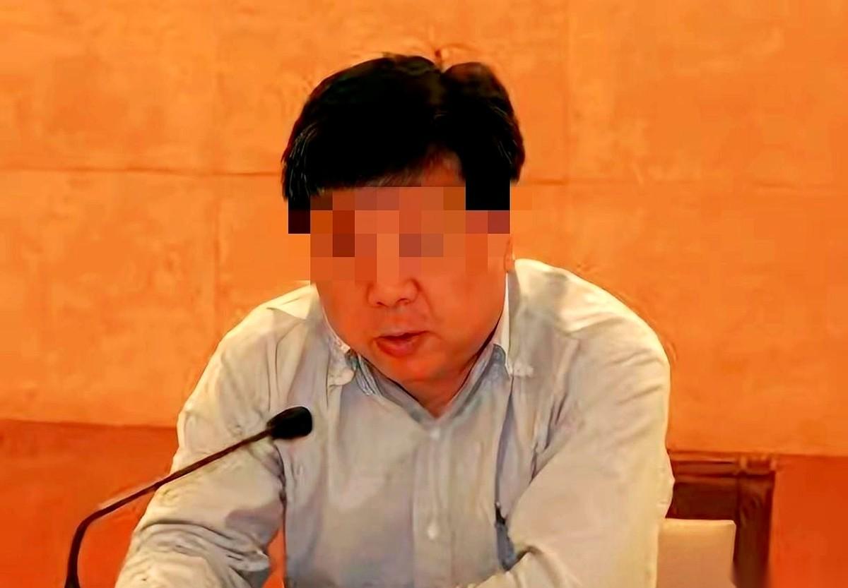 杨有林，7月6日等来了自己的最终判决：死刑，剥夺政治权利终身。
更彻底的是，他名