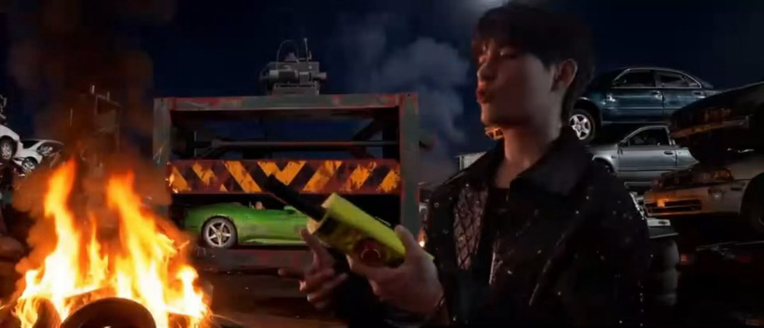 姚琛钱锟硬刚上了 从雨林徒步到录音棚对峙，这俩人终于不装了！新歌《OUTTA M