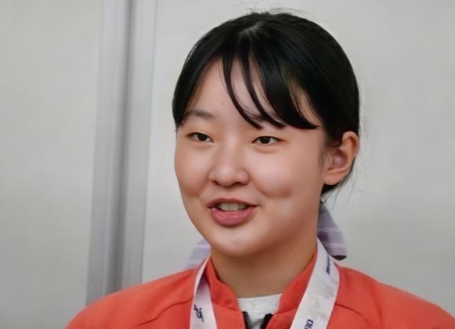 张本美和在亚运会期间接受中国记者采访时，被问到“在你心目中最好的球员是谁？”面对