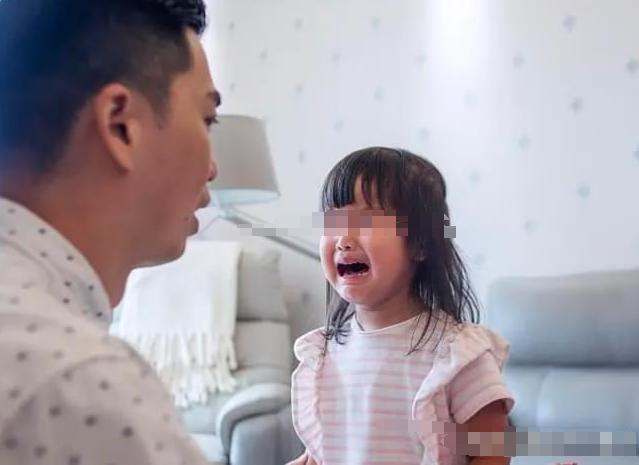我是单亲爸爸，10年前老婆难产去世了，我也没再找，昨晚女儿洗完澡，偷偷给我说，内