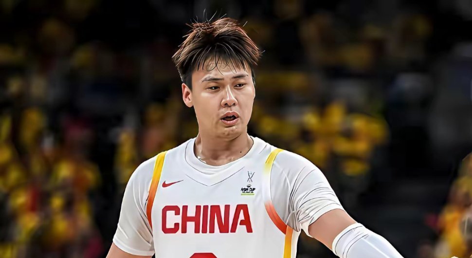 中国男篮这球输的太窝囊。一盘散沙，没有赵睿，赵继伟，徐杰，一个会组织的都没有，弄