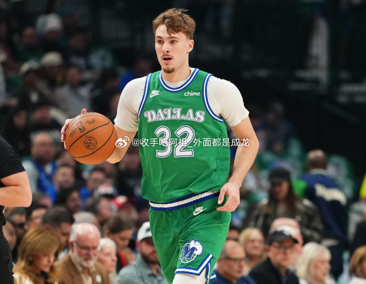 NBA常规赛，独行侠今日主场121-123惜败黄蜂。本场比赛，独行侠新秀弗拉格打