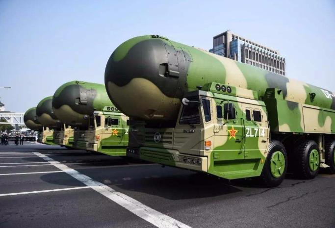 “全球六大可怕武器，B2隐形轰炸机只能排倒数，前三名可以轻松毁灭世界。人类发明的