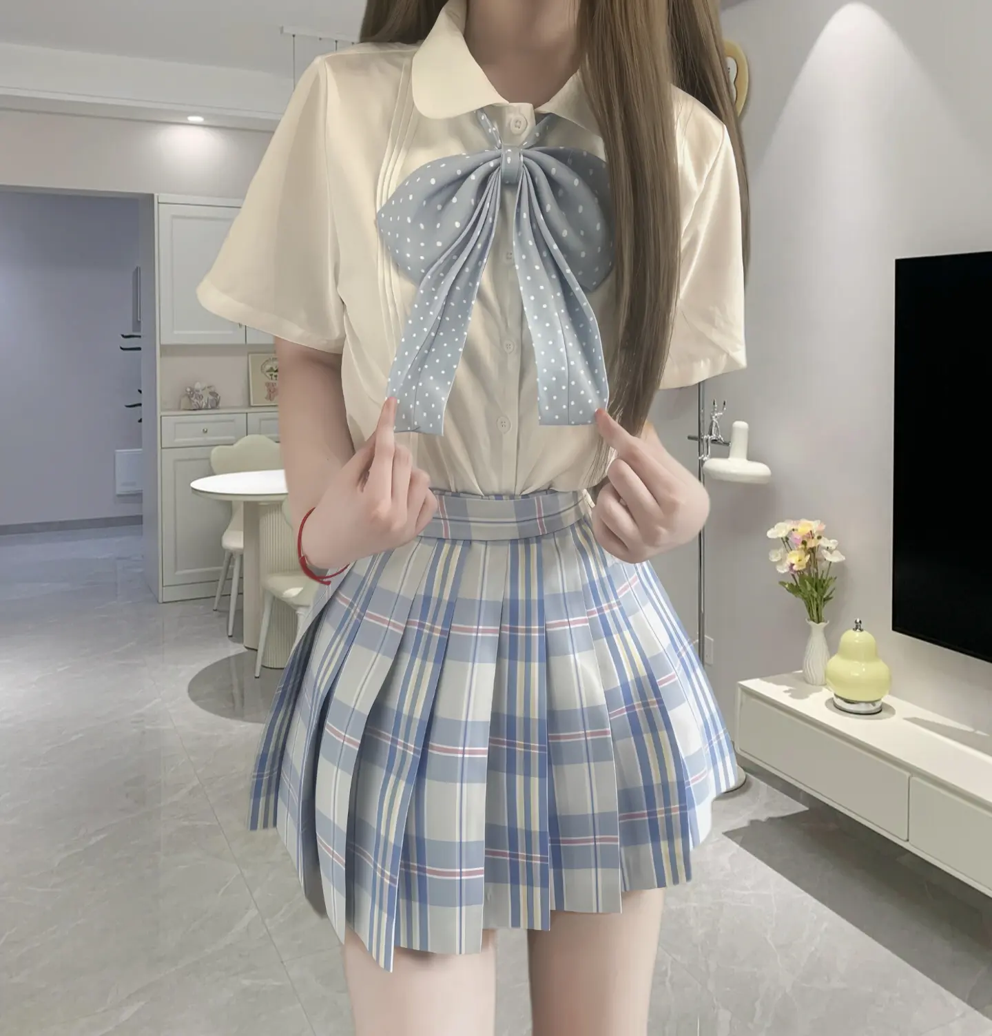 用你们的水手服和jk照片来砸我😋