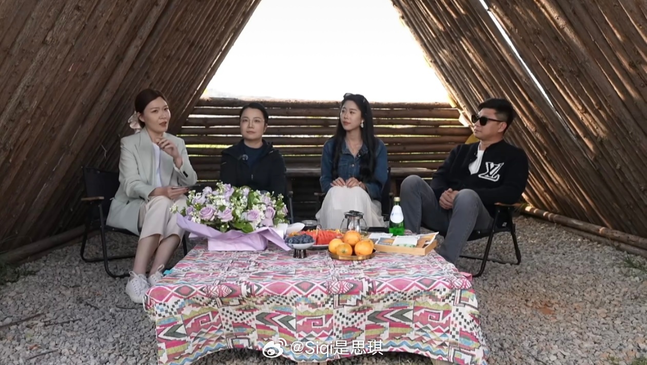 结束了一场充满“速度与激情”的直播——干了半天老本行——今天是主播七七，与万千屏