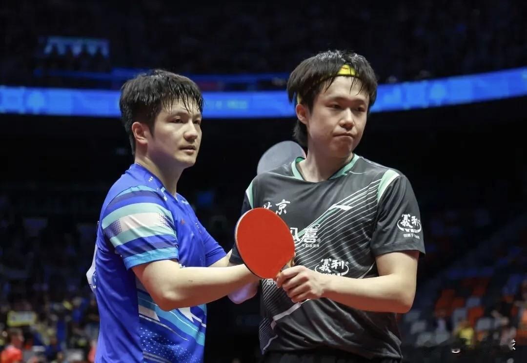 巅峰对决：樊振东VS王楚钦！

虽然樊振东今天4比2击败王楚钦，但两人的对决显然