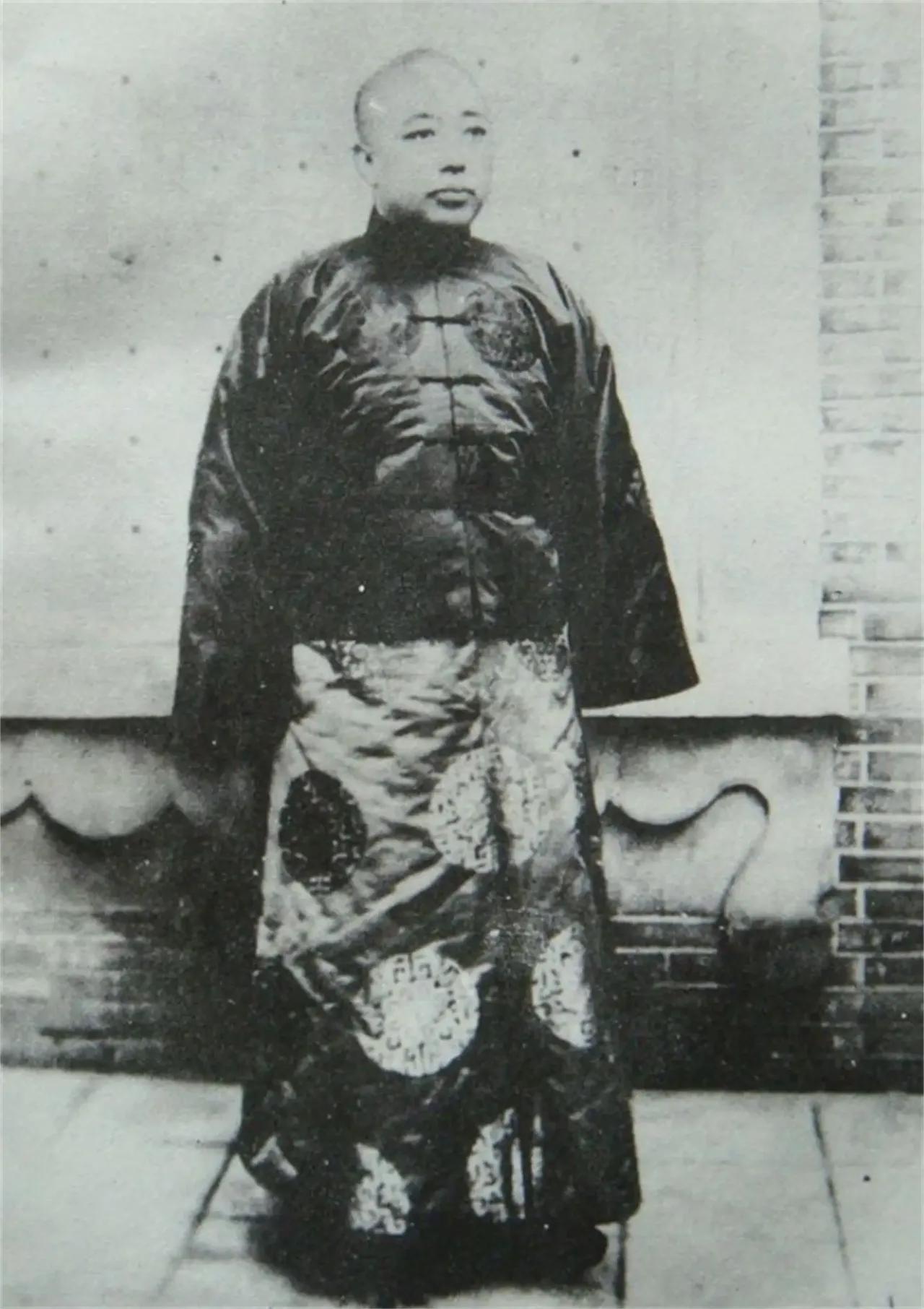 1929年，杨宇霆icon在沈阳icon的老虎厅被张学良icon就地处决后，与杨
