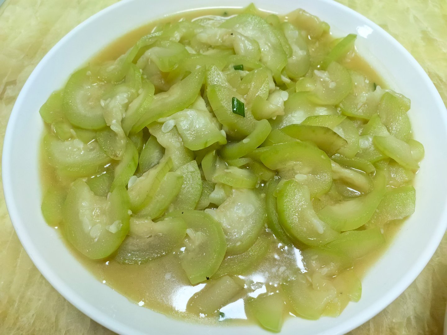 家常菜 蒜泥黑鱼片，炒西葫芦，自己做的牛扒，豆芽鸭蛋汤，拳头母。