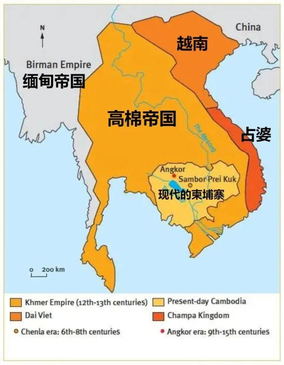 泰国从高棉帝国独立，北御缅甸，稳住后往南扩张。越南北抗中国，稳住后往南扩张。高棉