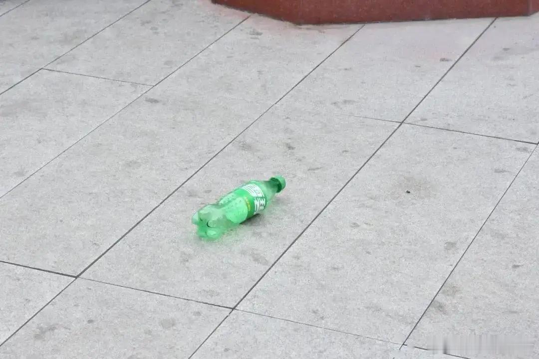 我坦白：我很财迷、小气，怕别人笑话才不捡拾废品，请问：有较高收入的退休人员该不该