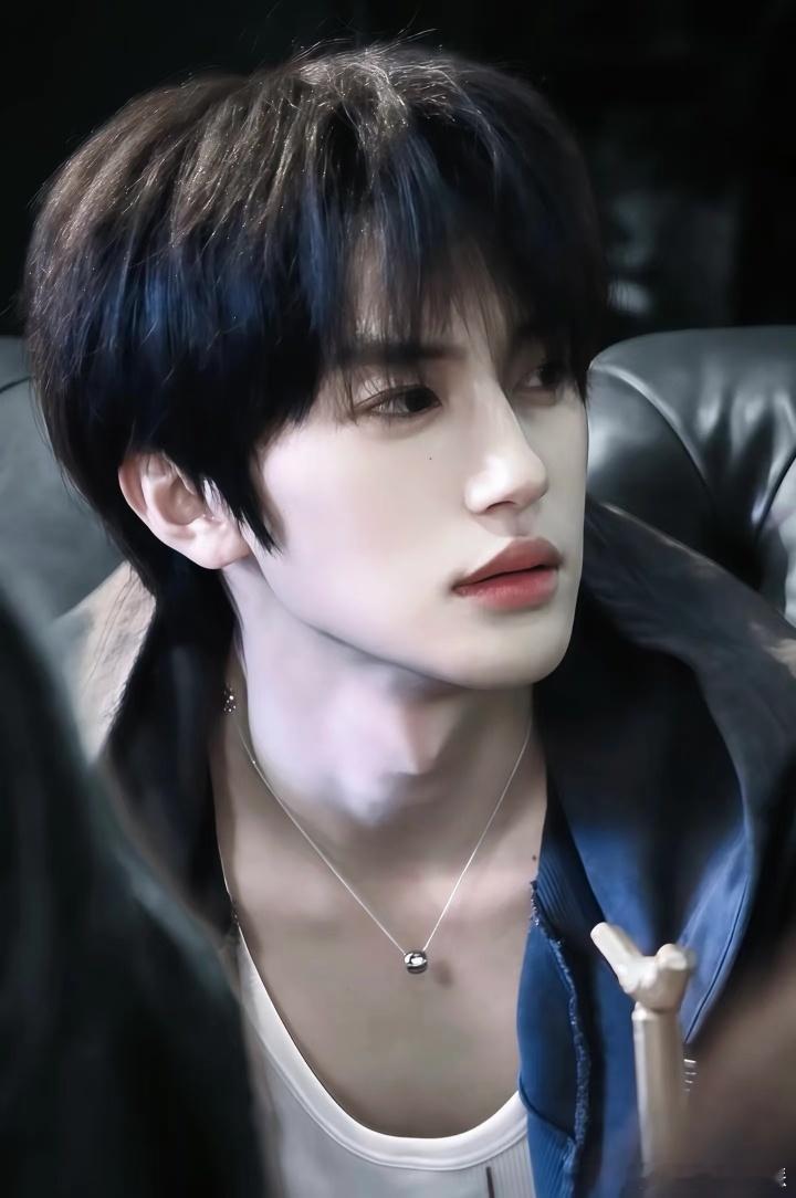 张翅张翅宠完你的宠你的张翅从精神上爱你老己 被张翅从精神上深爱，是一生的幸运。他