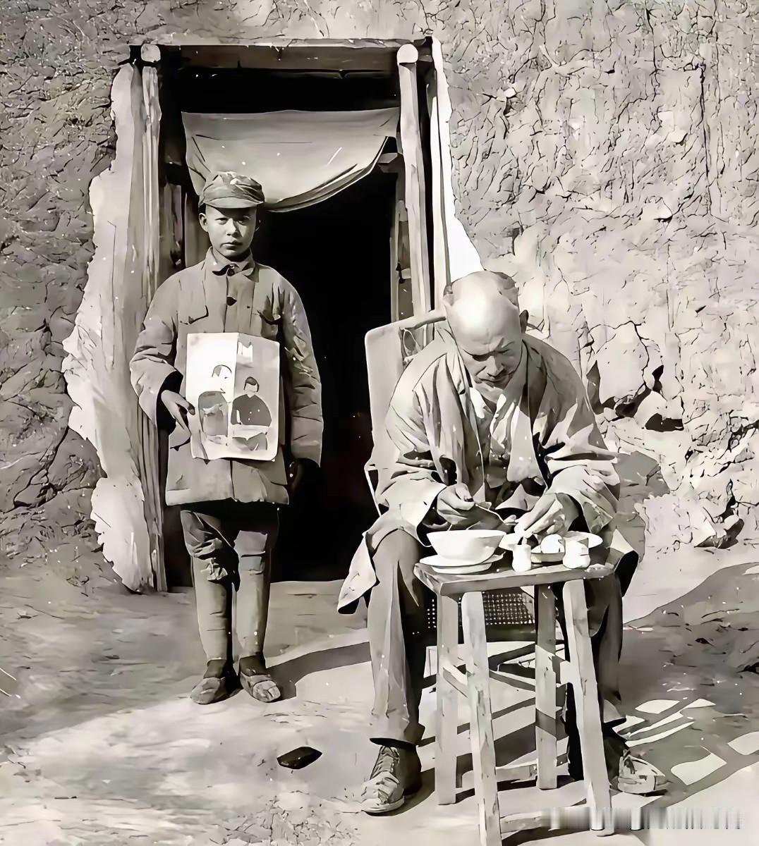 1938年深秋，五台山松岩口村，白求恩正坐炕沿上喝一碗小米粥。晋察冀军区摄影记者