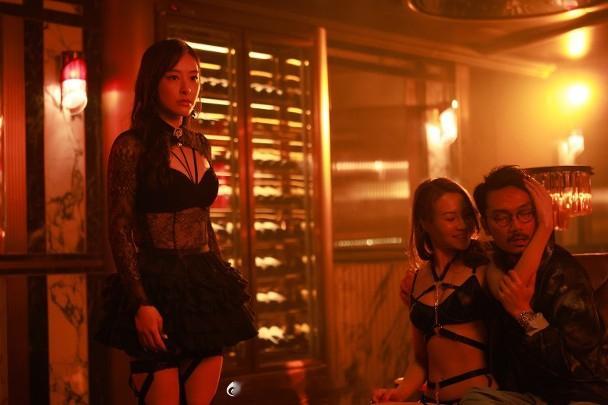 陈滢于剧集《执法者们》饰演的角色“周欣婷”，剧中性感造型不见有赘肉外露，获赞瘦了